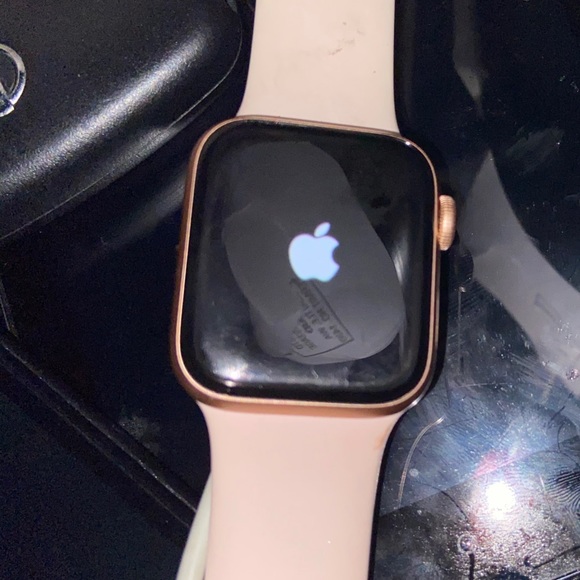 Apple Watch - Picture 2 of 3